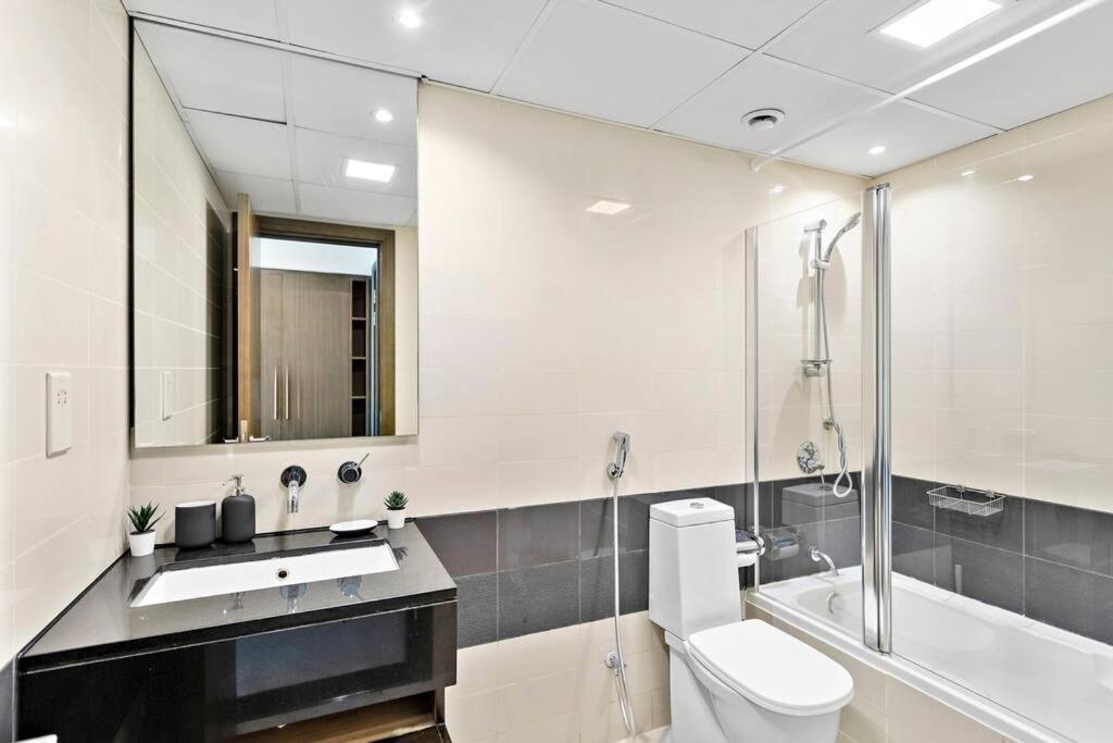 Stonetree - Stylish 1br & Pool With Burj Khalifa Views * Dubai