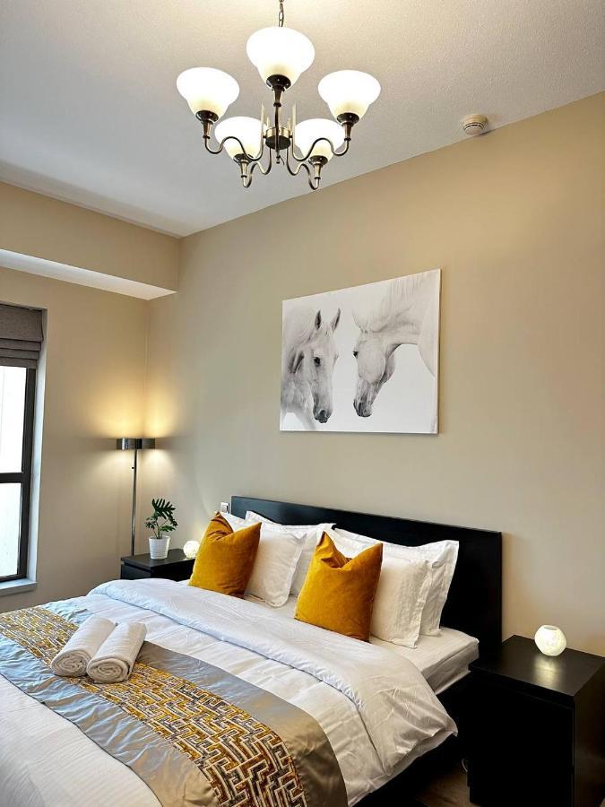 La Buena Vida Homes Apartment