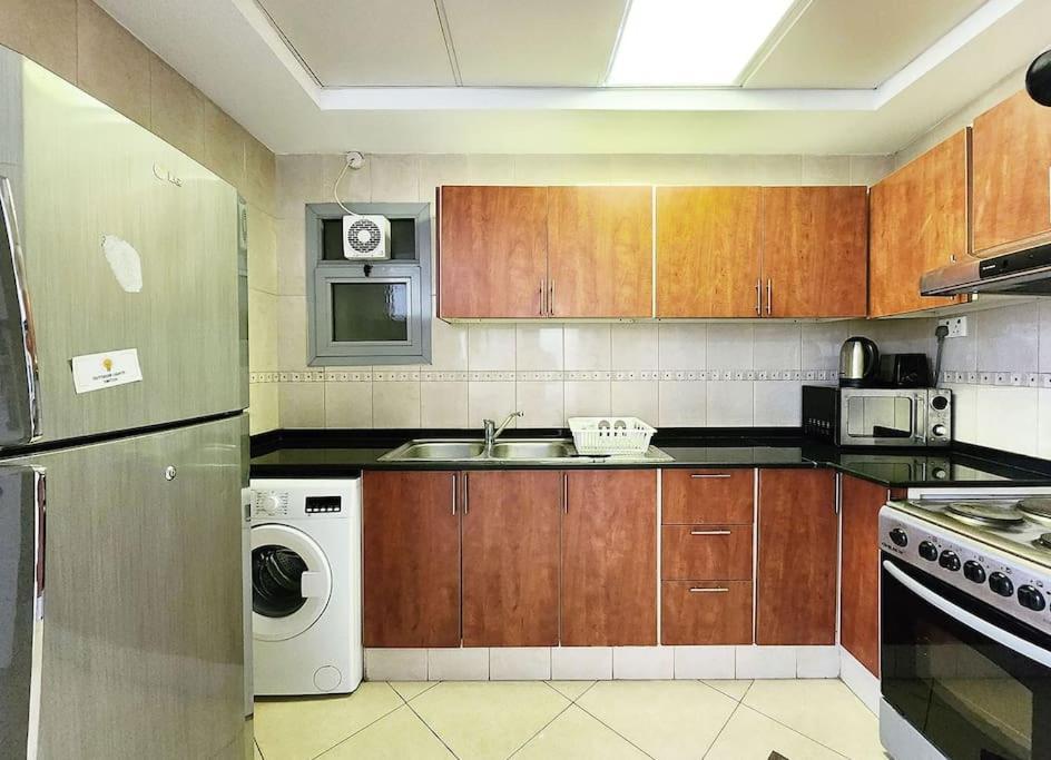 Apartment Rh- Exquisite & Spacious 01 Bedroom Near Mall Of The Emirates *
