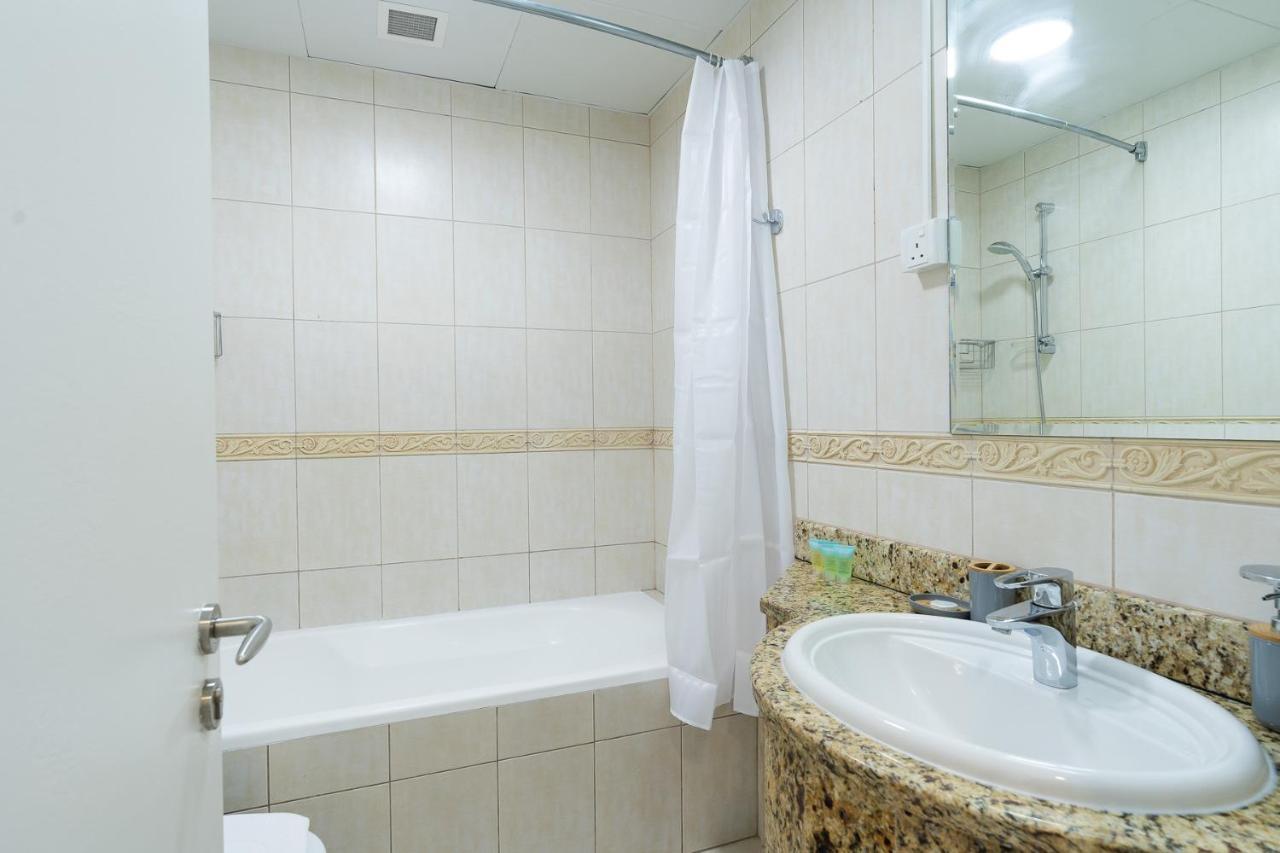 Vibrant - Prime Location Marina - Near Metro Apartment