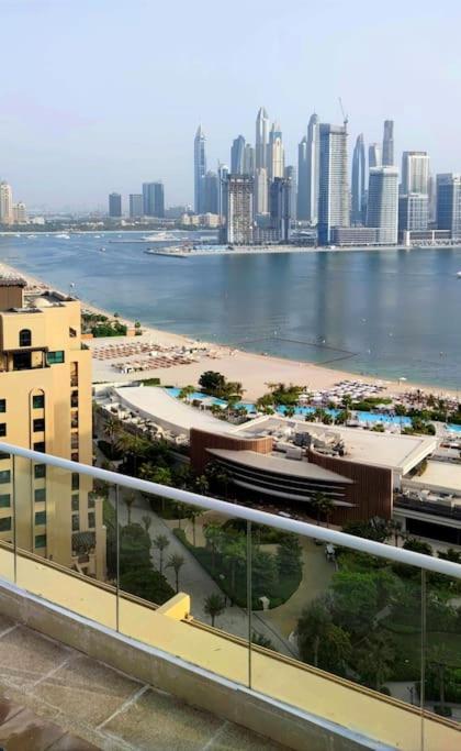 Amazing With Infinity Pool Apartment