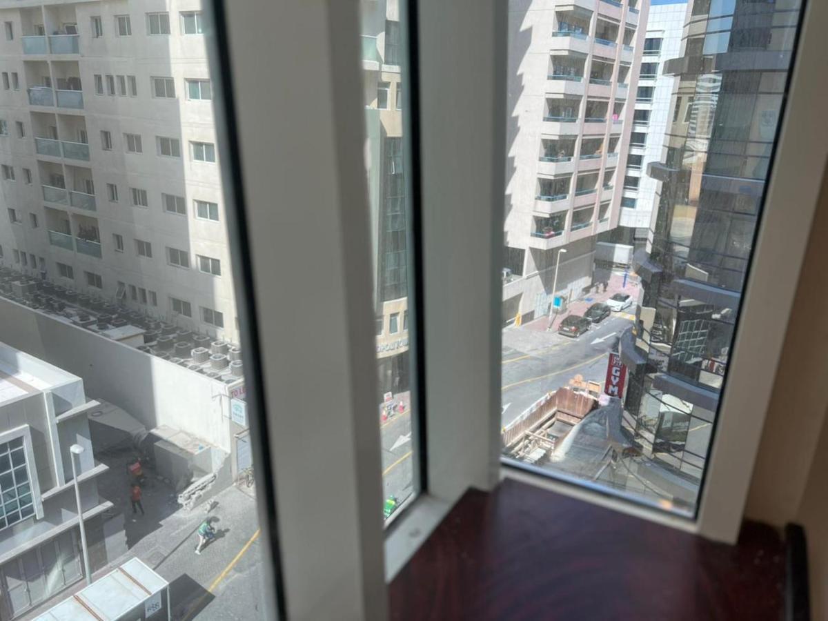 Partition With Window Near Moe Metro Dubai