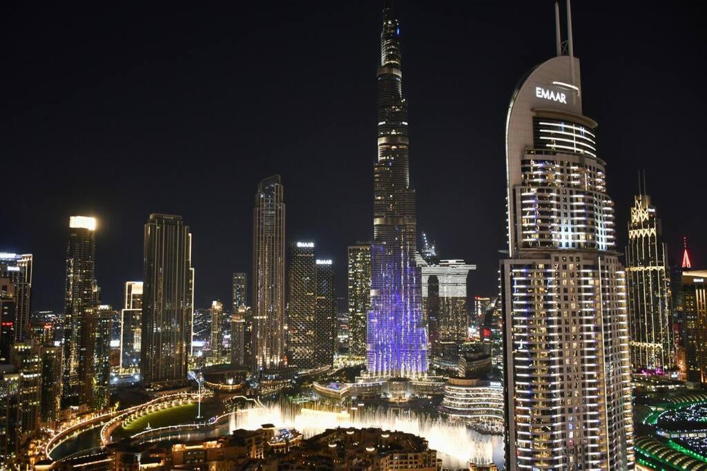 Burj Roayle-magical Burj & Fountain Sky Views 3+ 1 Bedroom Apartment Dubai