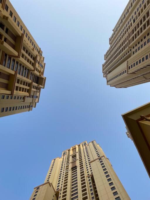 Apartment Spacious 4br In Jbr Next To The
