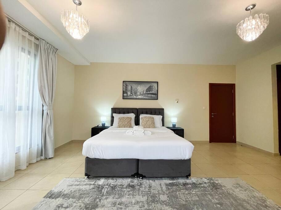 Spacious 4br In Jbr Next To The Apartment *