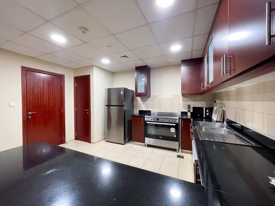 Apartment Spacious 4br In Jbr Next To The Dubai