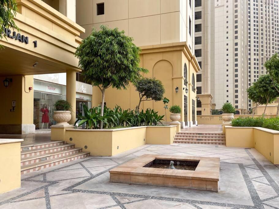 Spacious 4br In Jbr Next To The