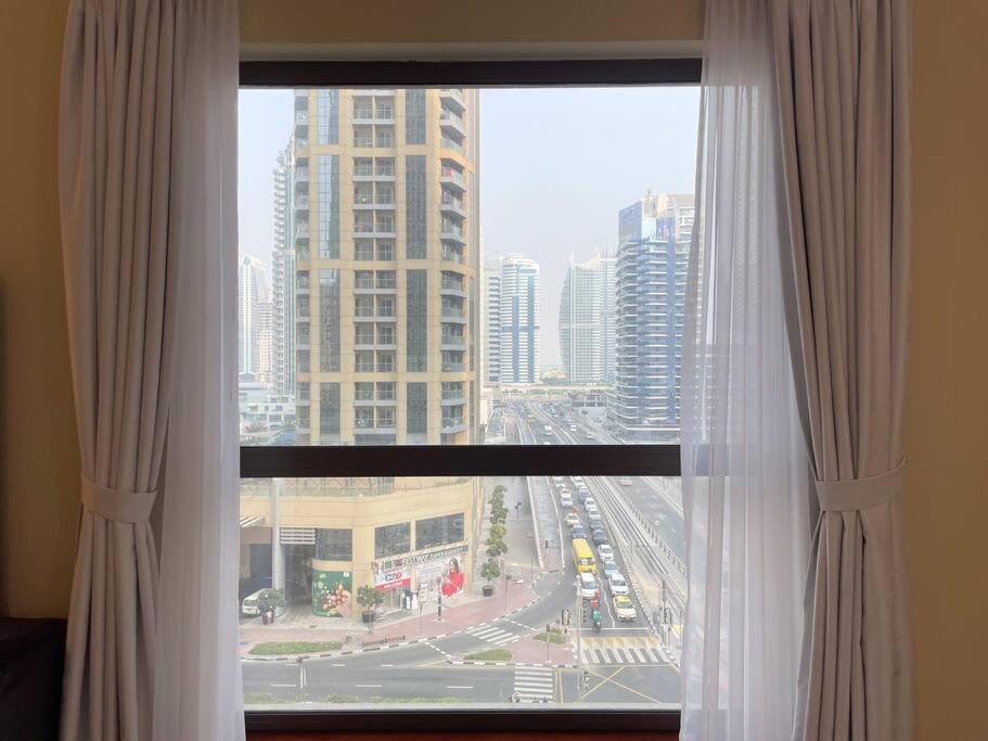 Spacious 4br In Jbr Next To The Apartment *