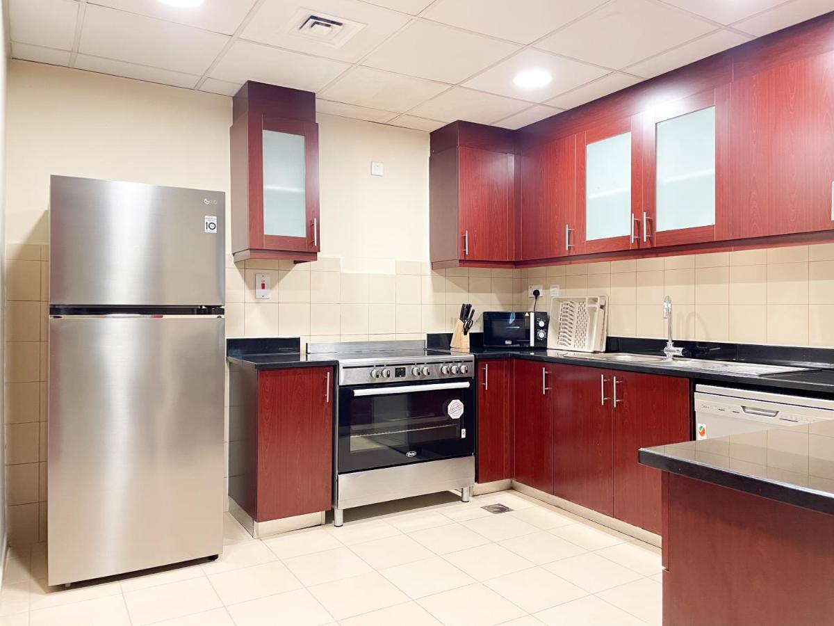 Spacious 4br In Jbr Next To The Apartment Dubai