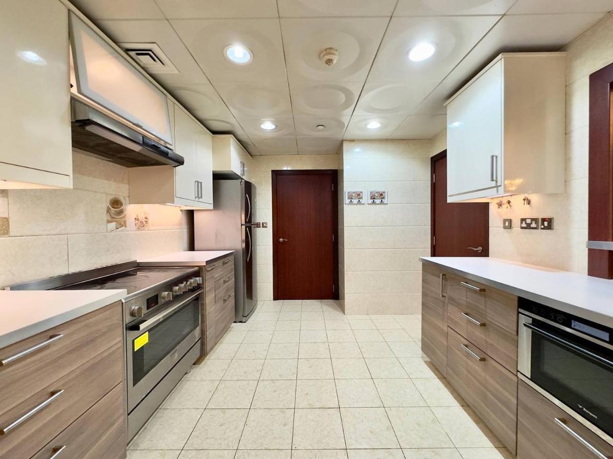 Hostel Ar Holiday Jbr 2 *