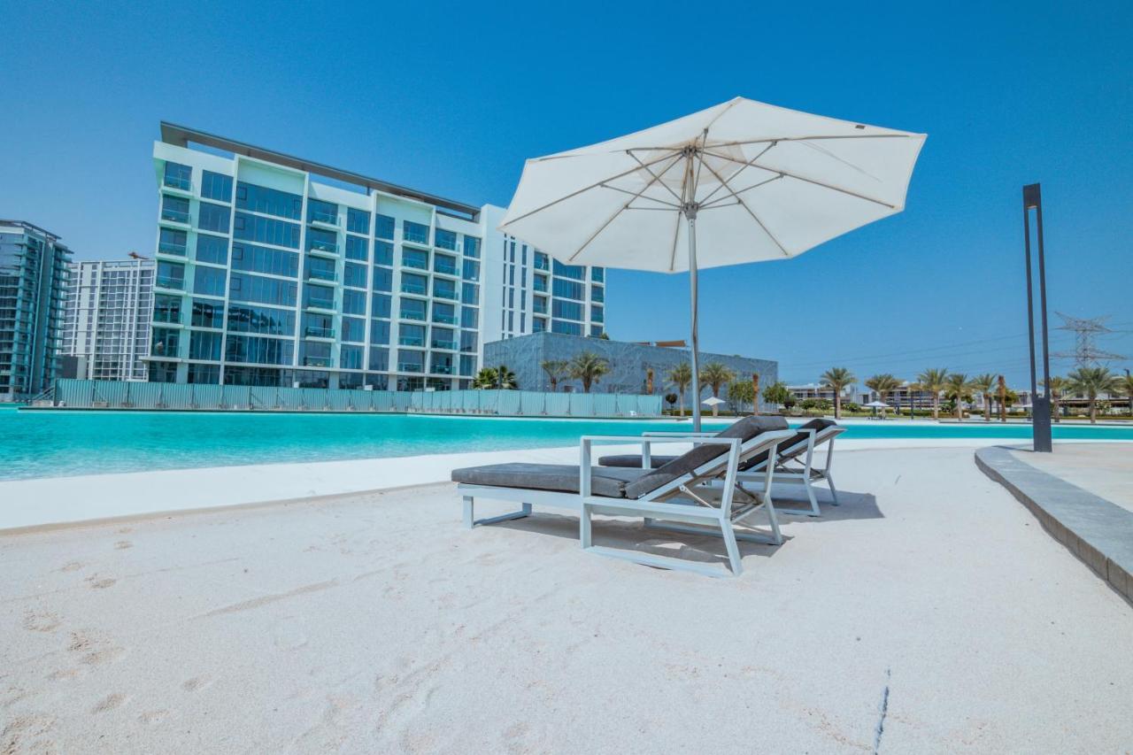 Higuests - Step Into Heaven In Lakeside Apartment Dubai