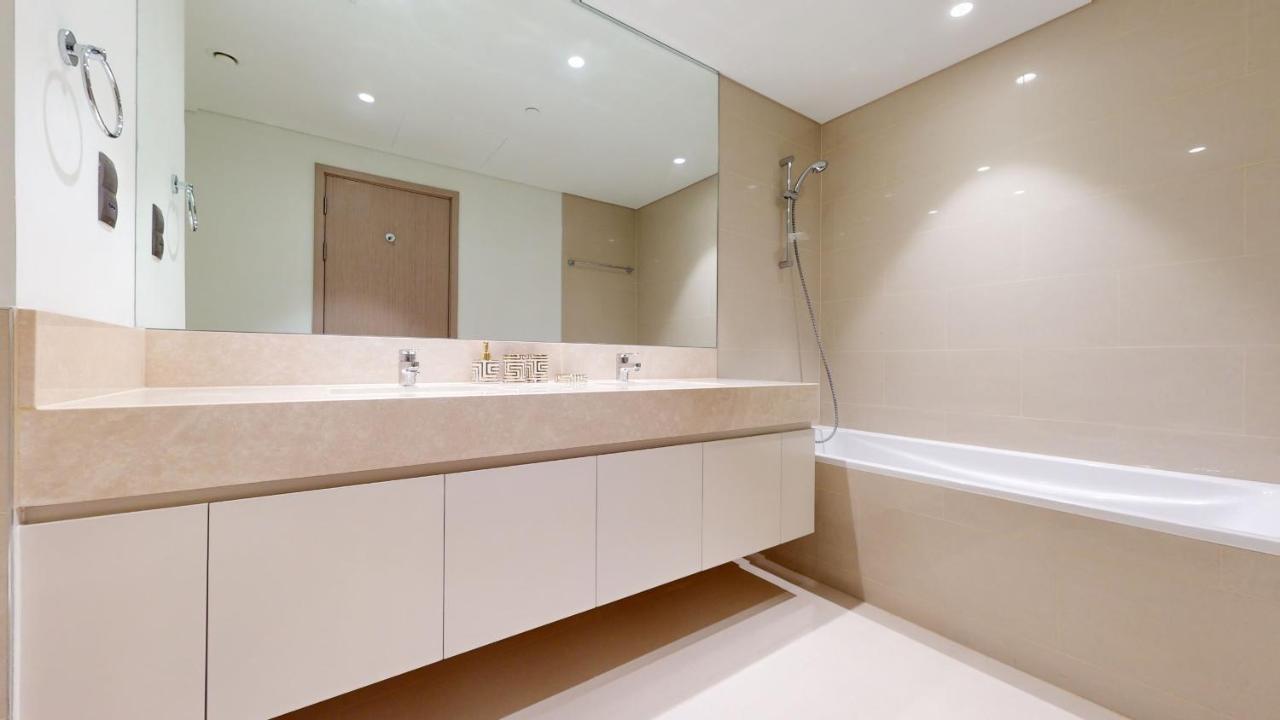 Primestay - Act One Act Two 2br, Downtown