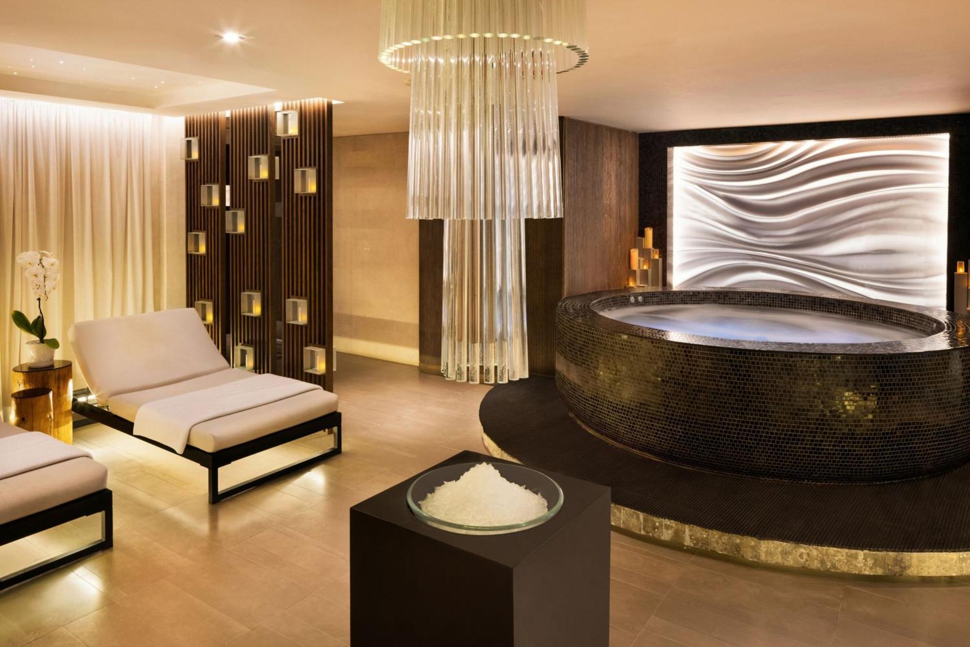 Sheraton Grand Hotel, Hotel Dubai