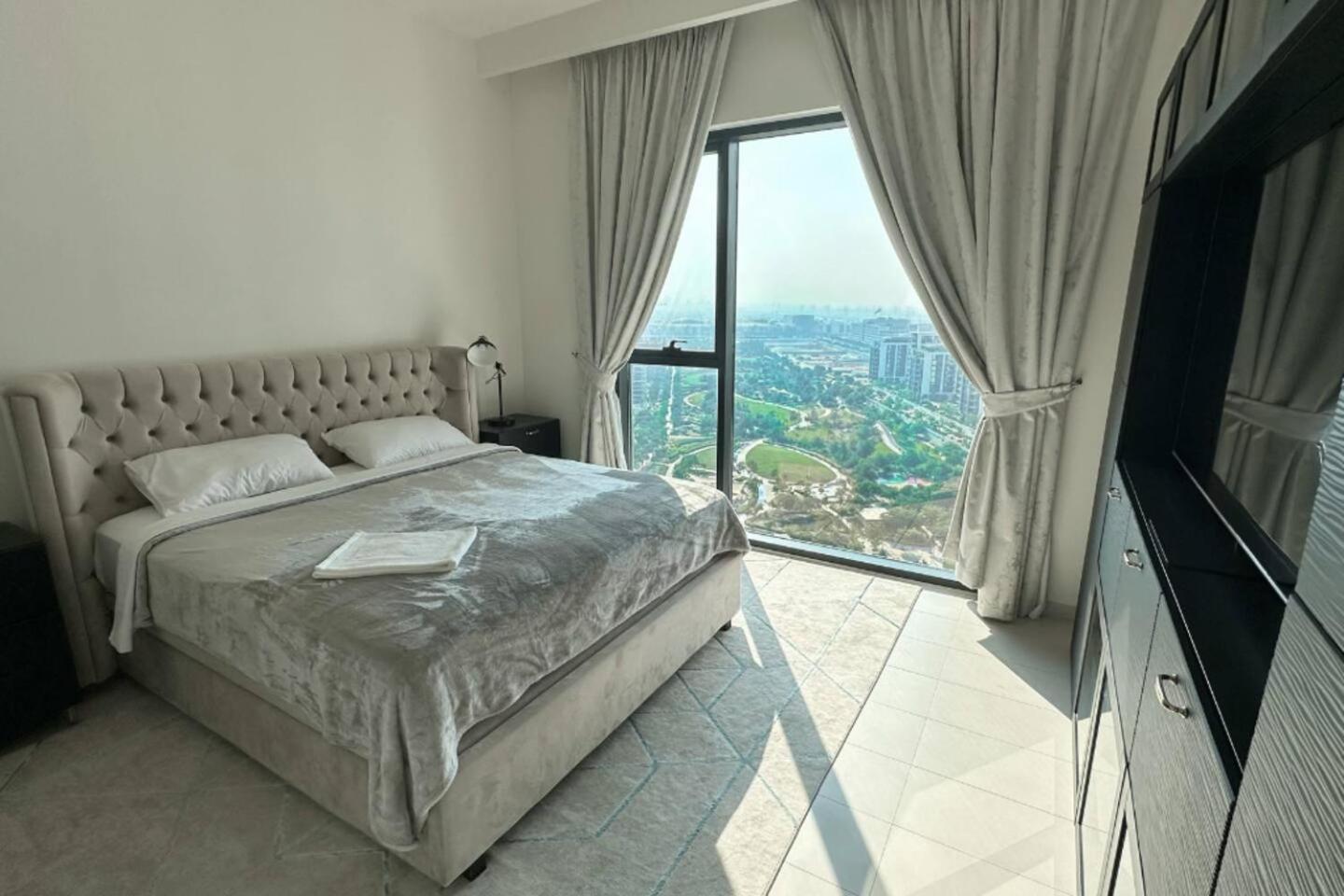 Luxury 2br In Hills With Full Park View Apartment Dubai