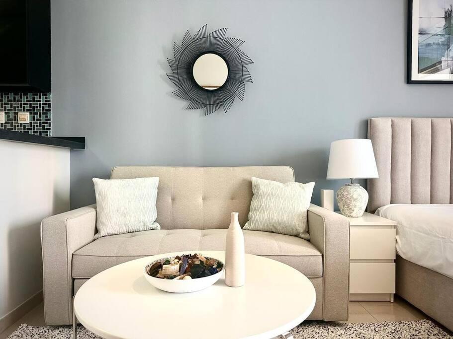 Close To Jbr - Beautiful Apartment
