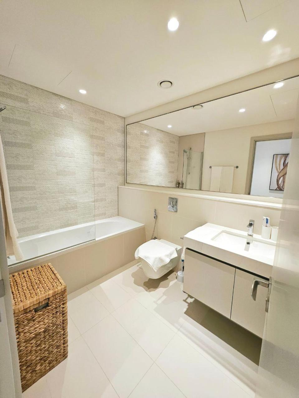 Stunning 2br With Panoramic Sea View In Beachfront - 24ab07 Apartment Dubai