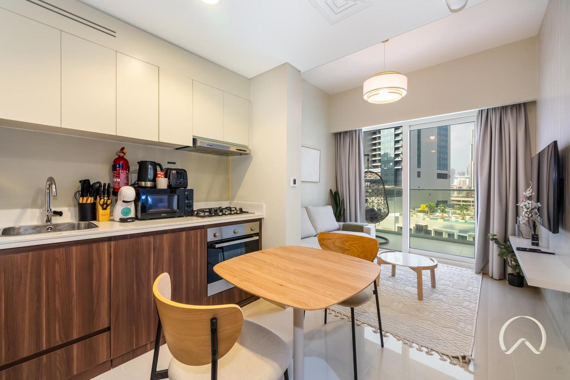 Oraya - Canal-side Comfort Close Burj Khalifa & Mall Apartment Dubai