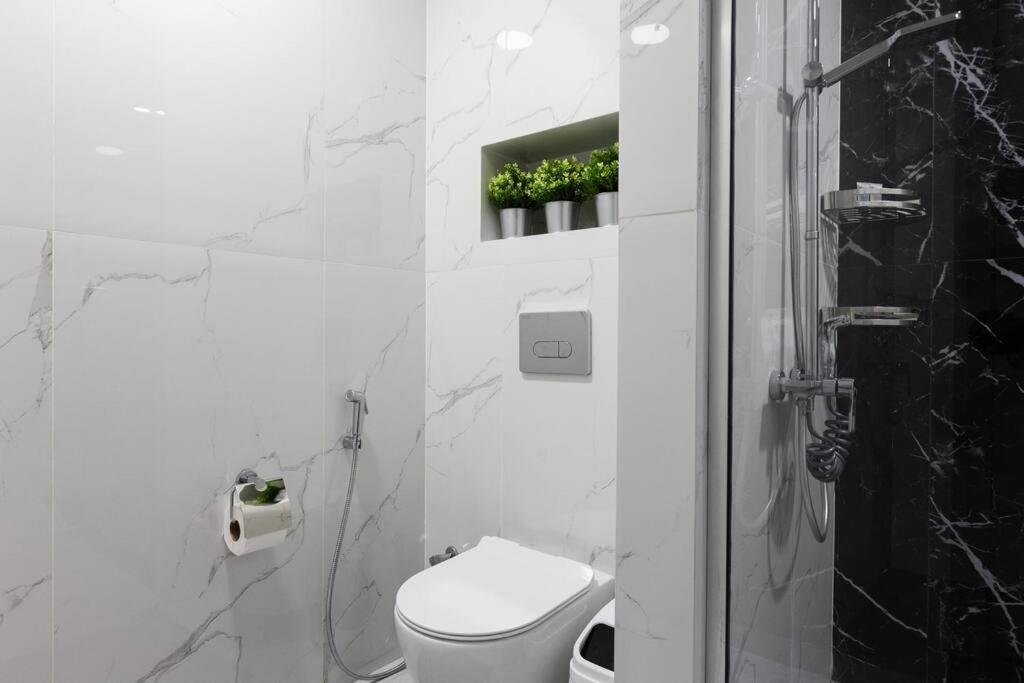 Apartment Stylish 3bdr In Rimal 2 Jbr Dubai