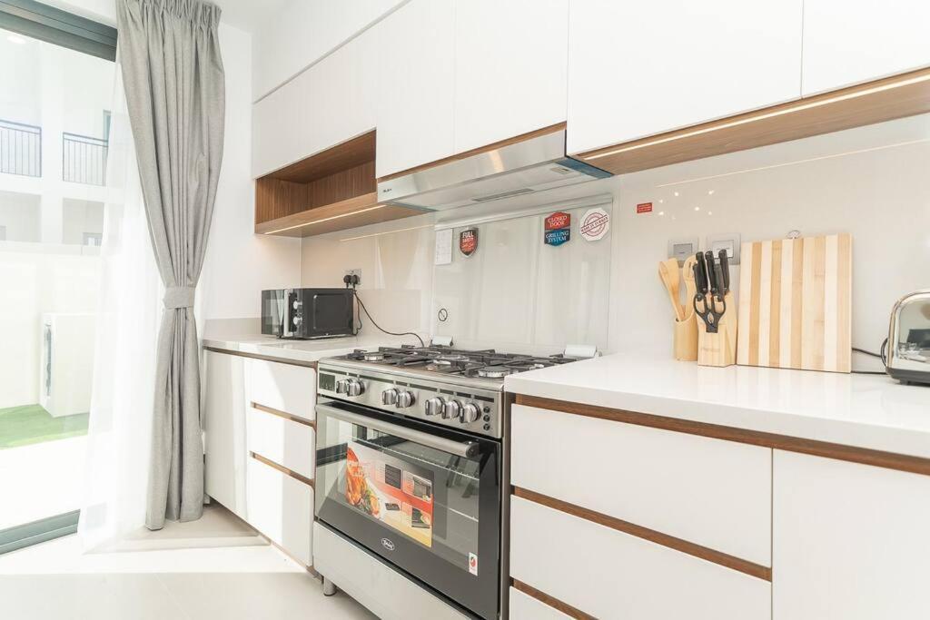 Villa Luxurious 3 Bedroom With Maid In Arabian Ranches 2 Dubai