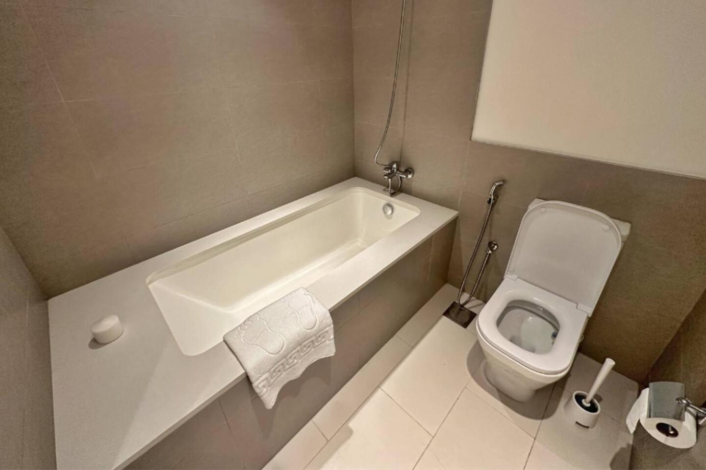 Luxury 2br In Hills With Full Park View * Dubai
