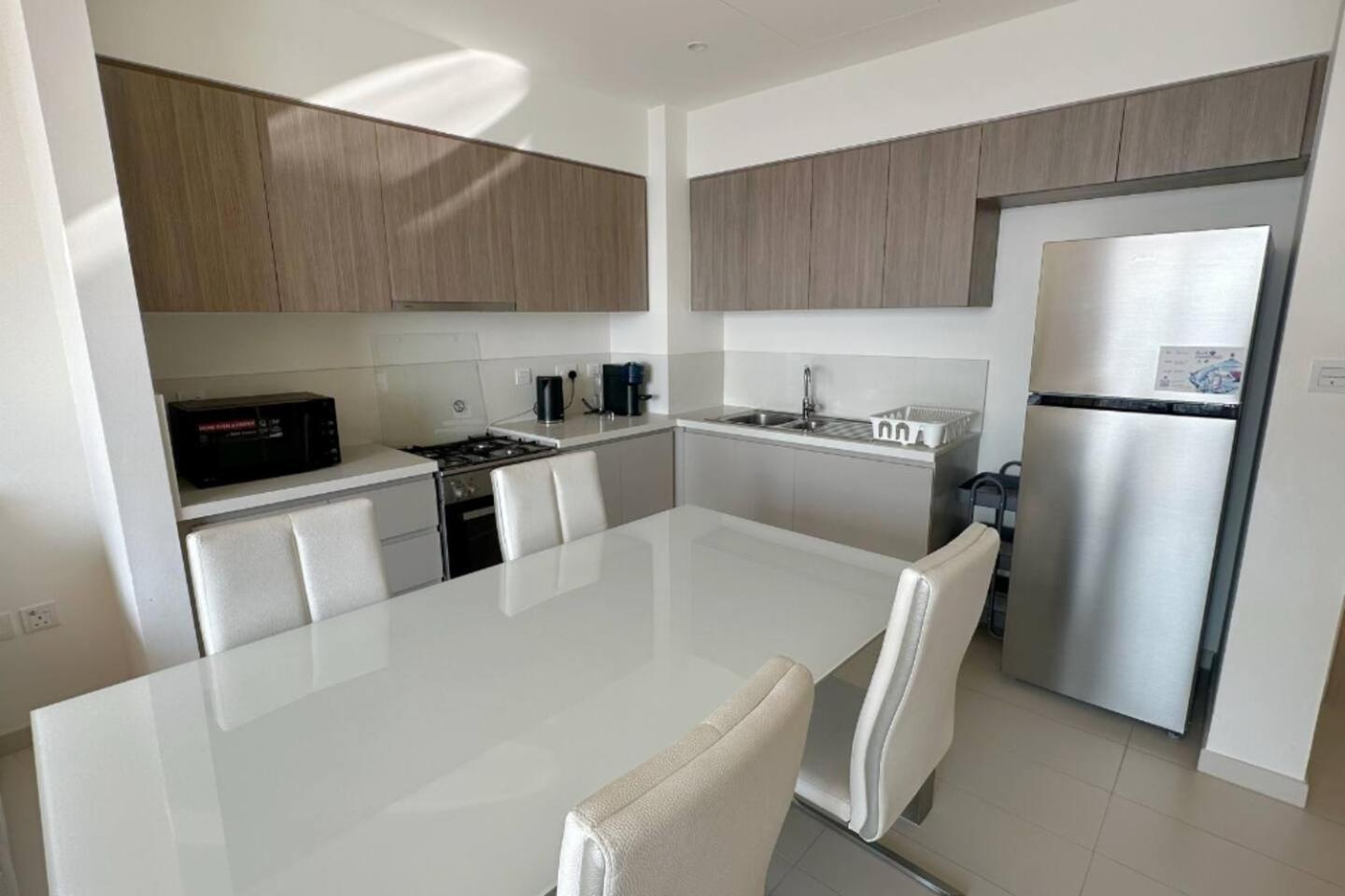 Luxury 2br In Hills With Full Park View Apartment