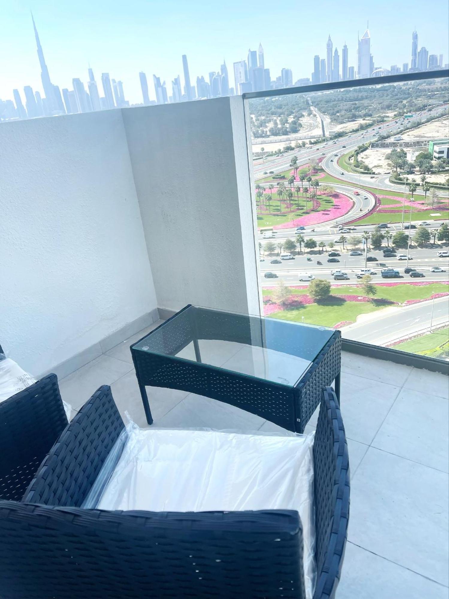 Burj Khalifa View Ensuite King Bedroom In A 2 Bedroom Mall 8mins Apartment Dubai