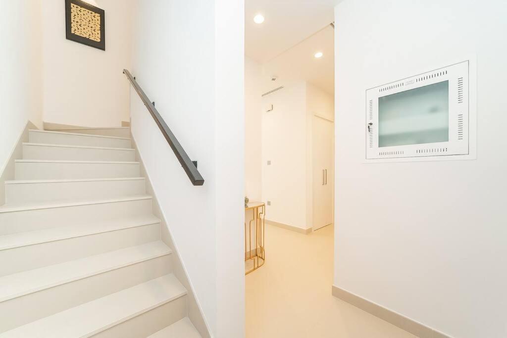 Luxurious 3 Bedroom With Maid In Arabian Ranches 2 *