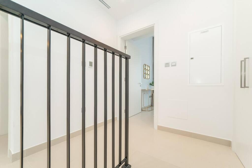 Luxurious 3 Bedroom With Maid In Arabian Ranches 2