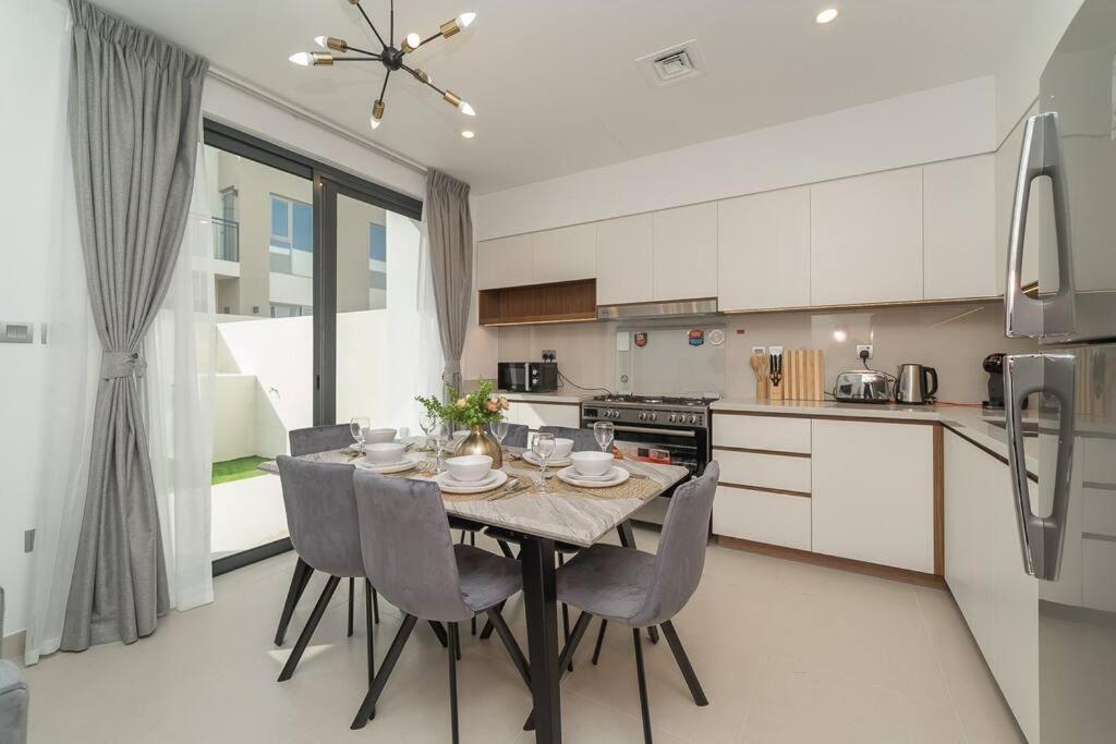 Luxurious 3 Bedroom With Maid In Arabian Ranches 2 Villa Dubai