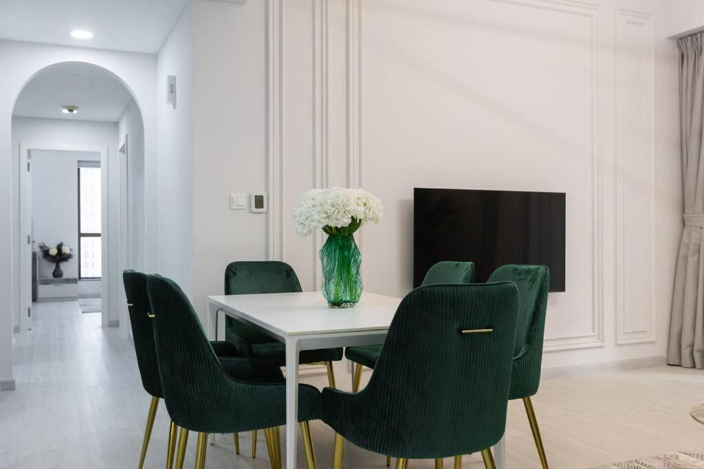 Apartment Stylish 3bdr In Rimal 2 Jbr Dubai