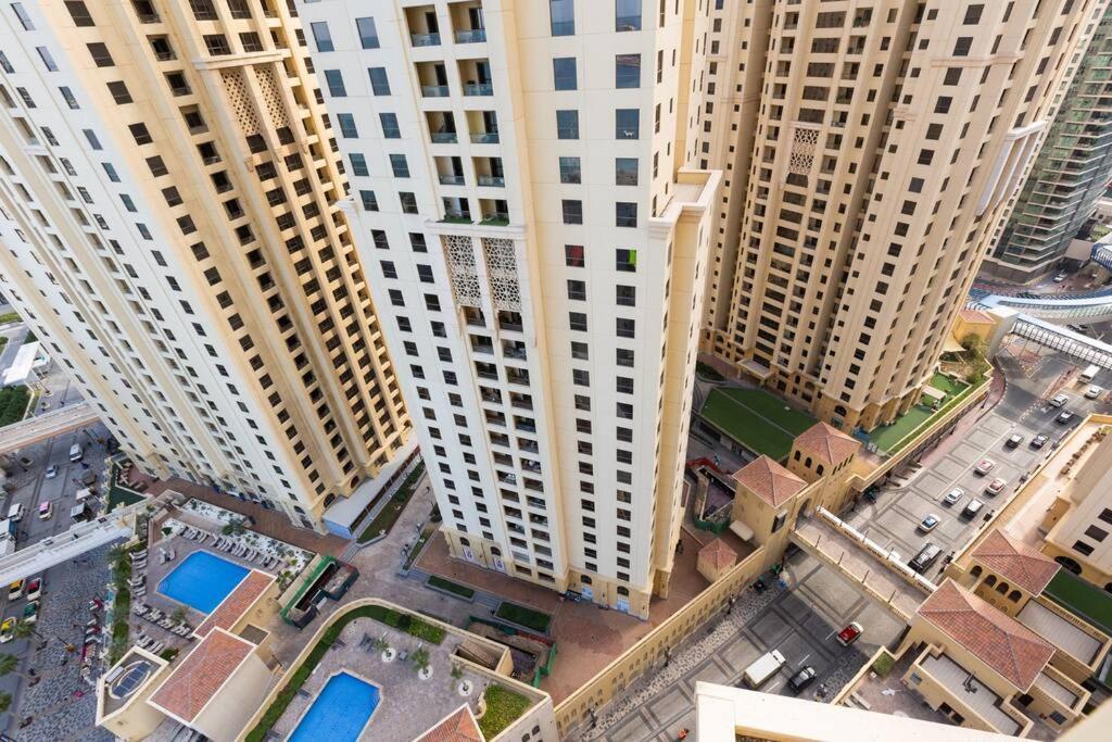 Stylish 3bdr In Rimal 2 Jbr Dubai