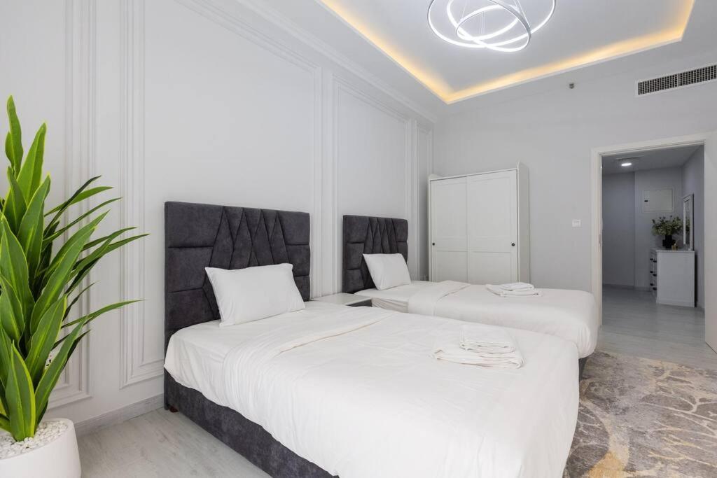 Stylish 3bdr In Rimal 2 Jbr * Dubai