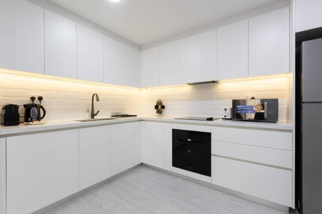 Apartment Stylish 3bdr In Rimal 2 Jbr *