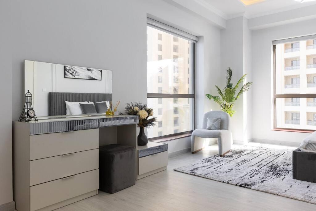 Stylish 3bdr In Rimal 2 Jbr Dubai