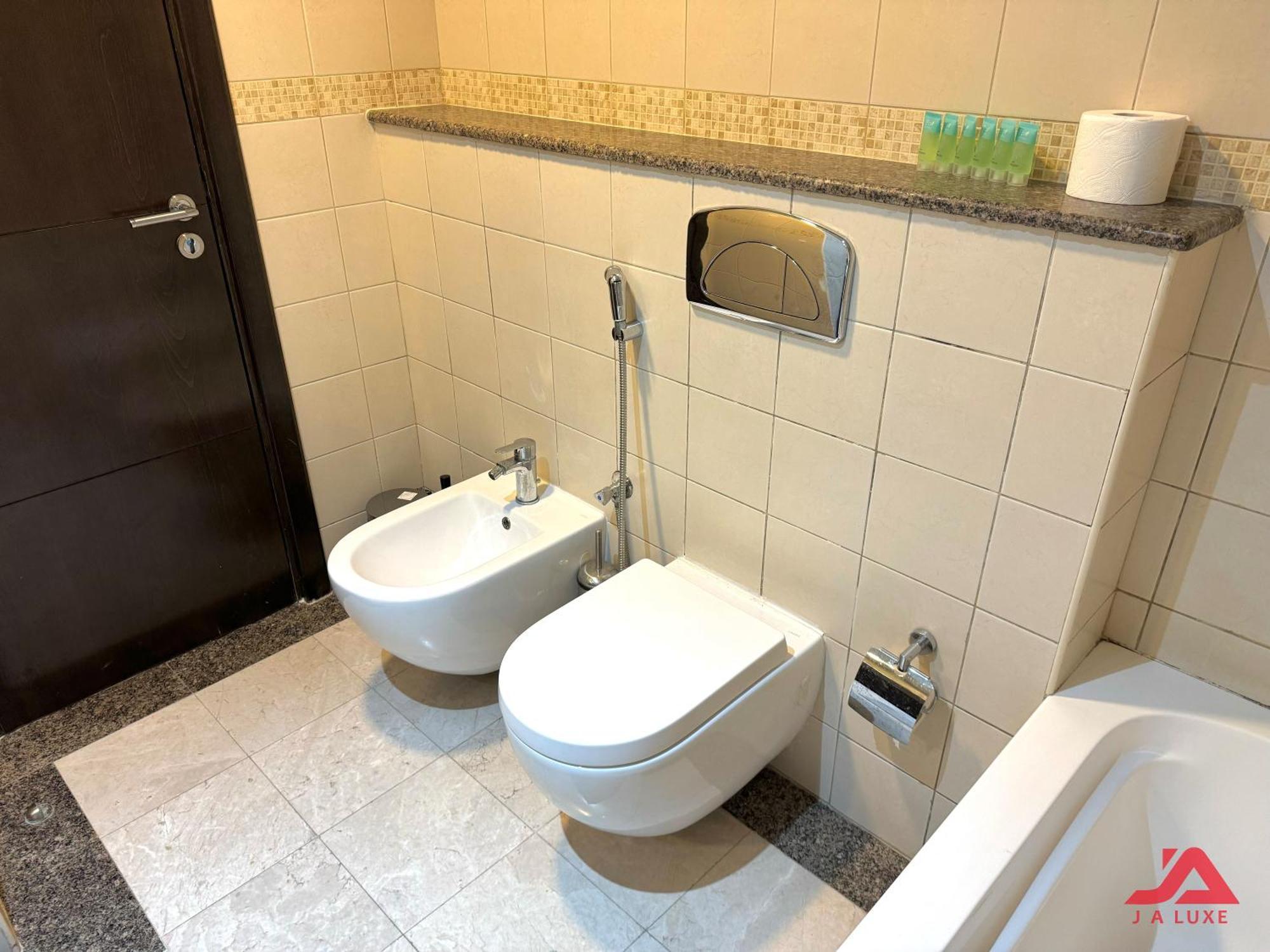 Lovely Marina View 1br In Bay Central Tower