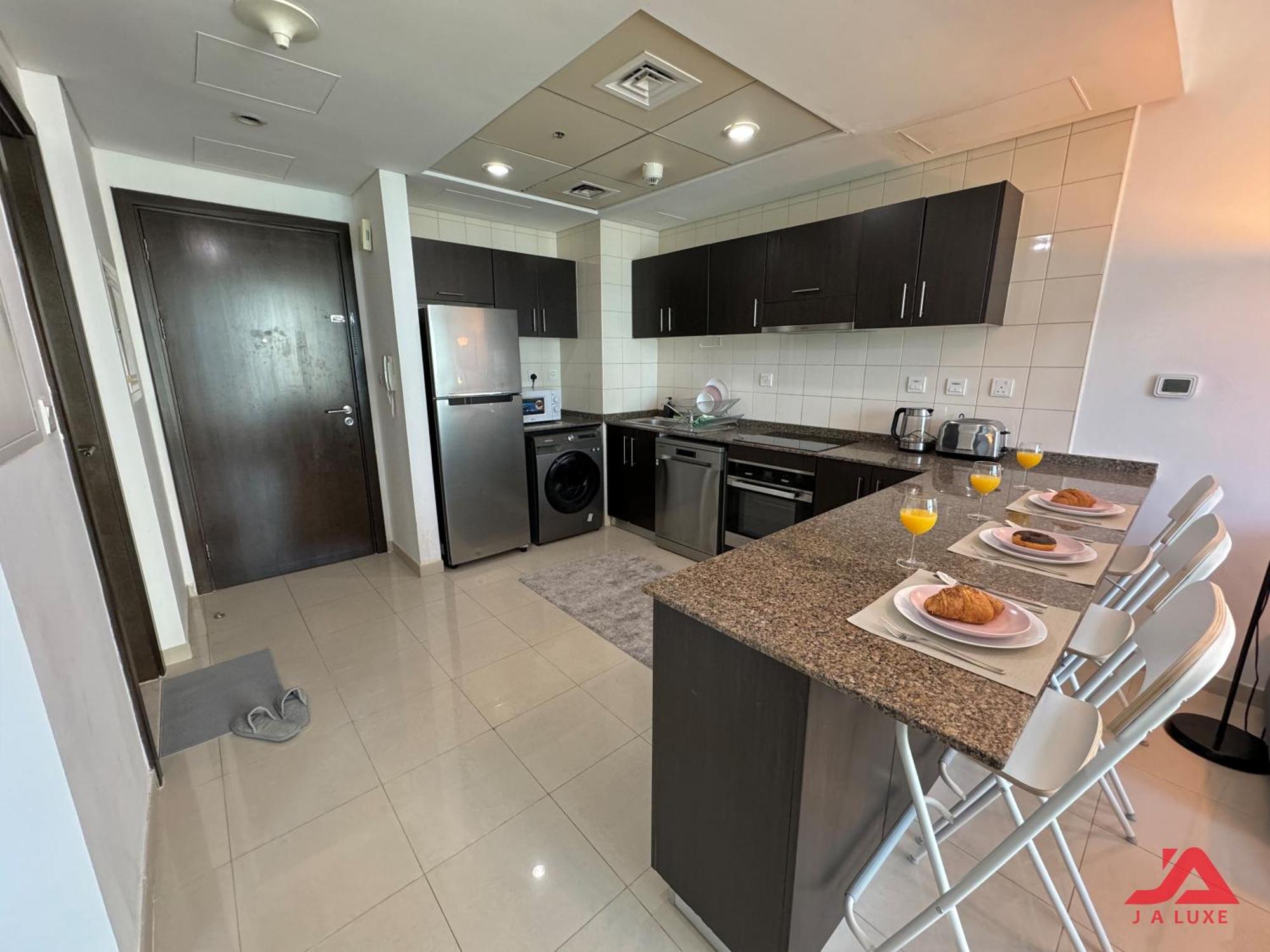 Lovely Marina View 1br In Bay Central Tower Apartment *