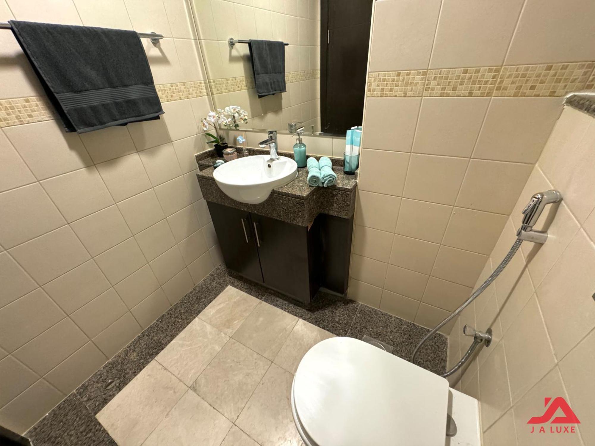 Lovely Marina View 1br In Bay Central Tower Dubai
