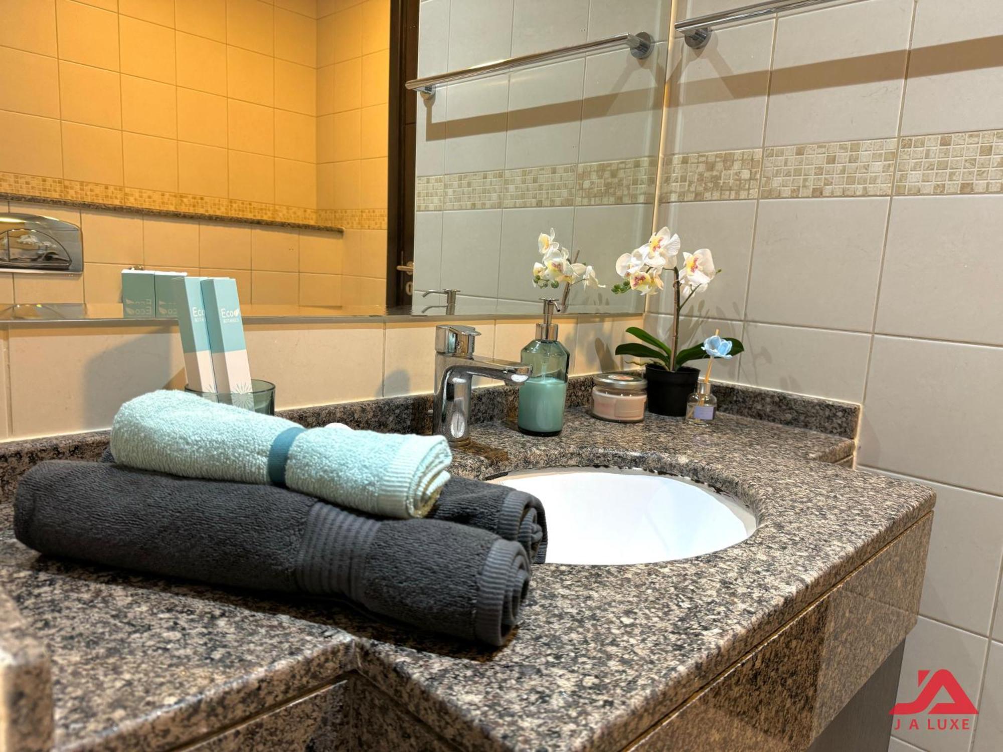 Apartment Lovely Marina View 1br In Bay Central Tower *