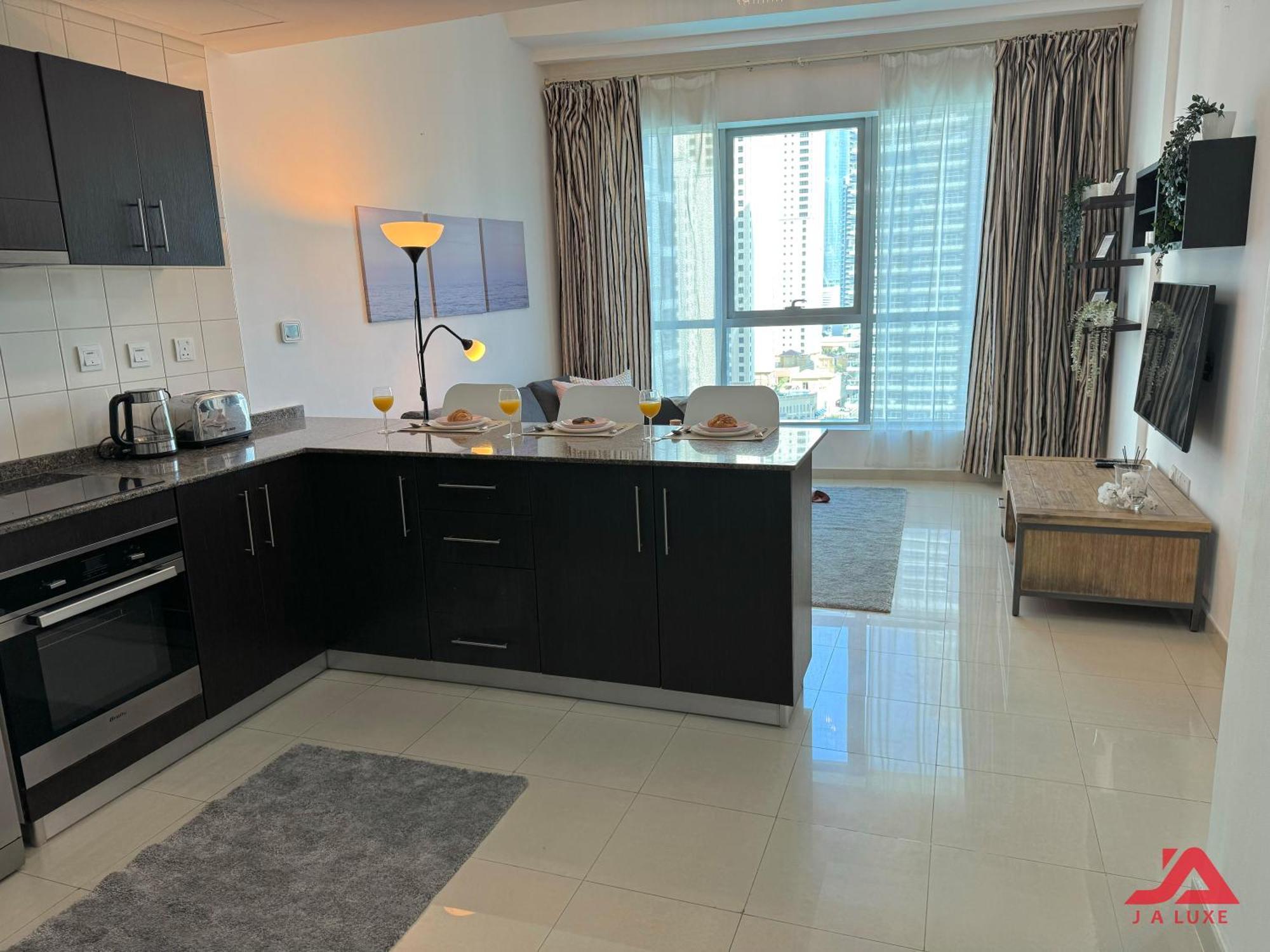 Lovely Marina View 1br In Bay Central Tower