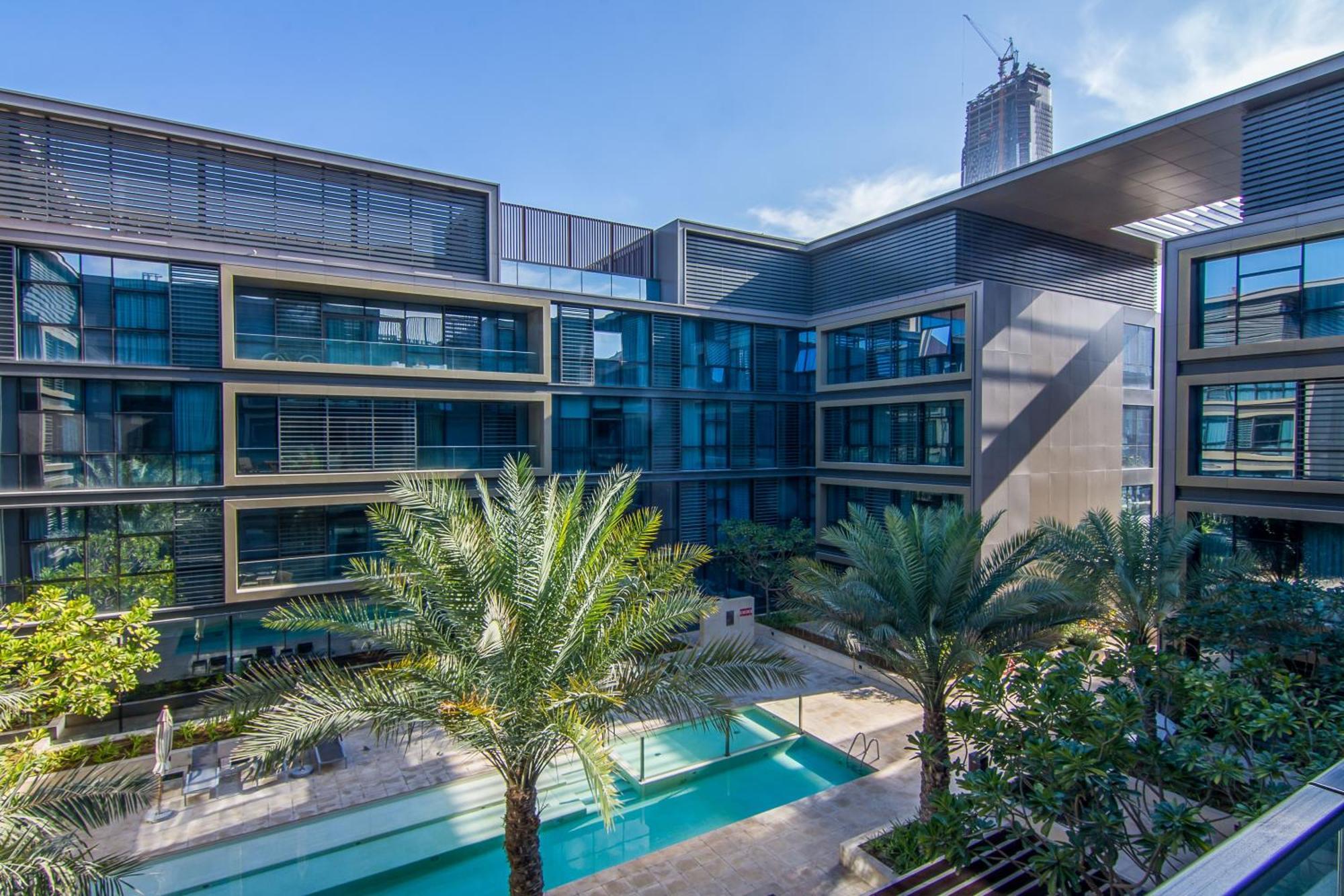Cityscape Lofts Living In Walk 2br Unit Dubai