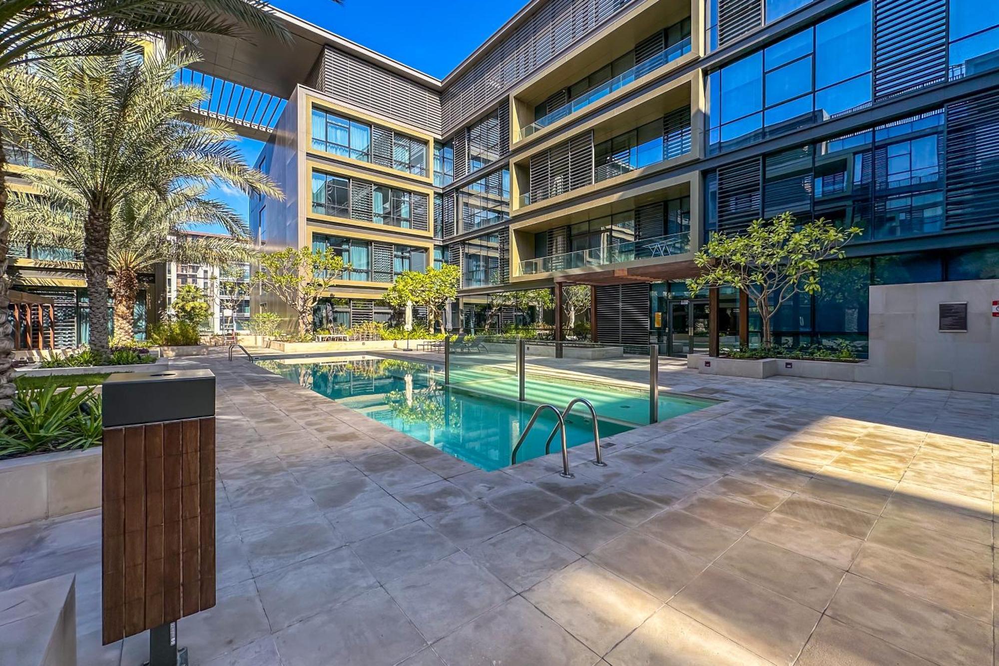 Apartment Cityscape Lofts Living In Walk 2br Unit