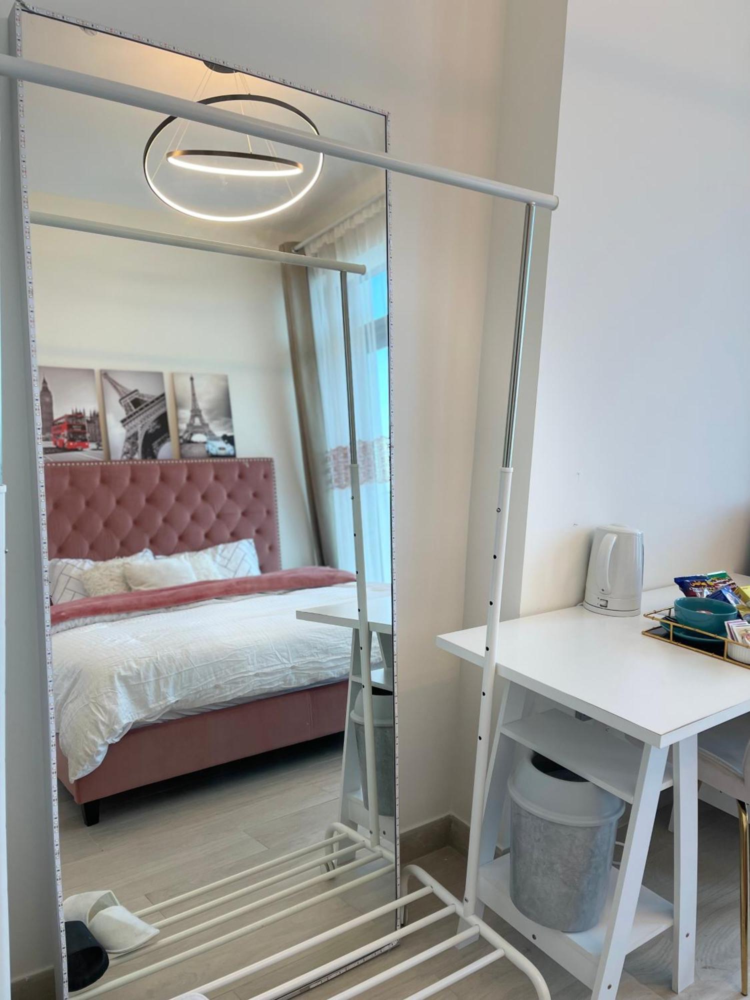 Apartment Burj Khalifa View Ensuite King Bedroom In A 2 Bedroom Mall 8mins Dubai