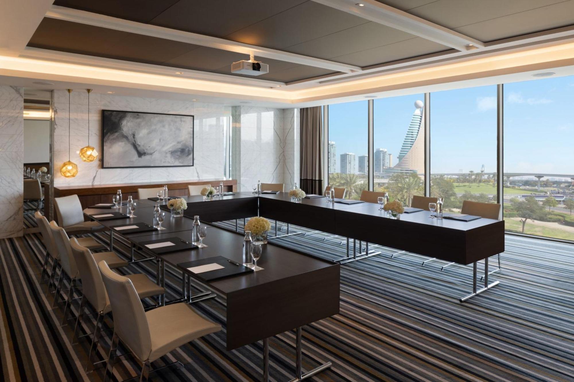 Sheraton Grand Hotel, 5*