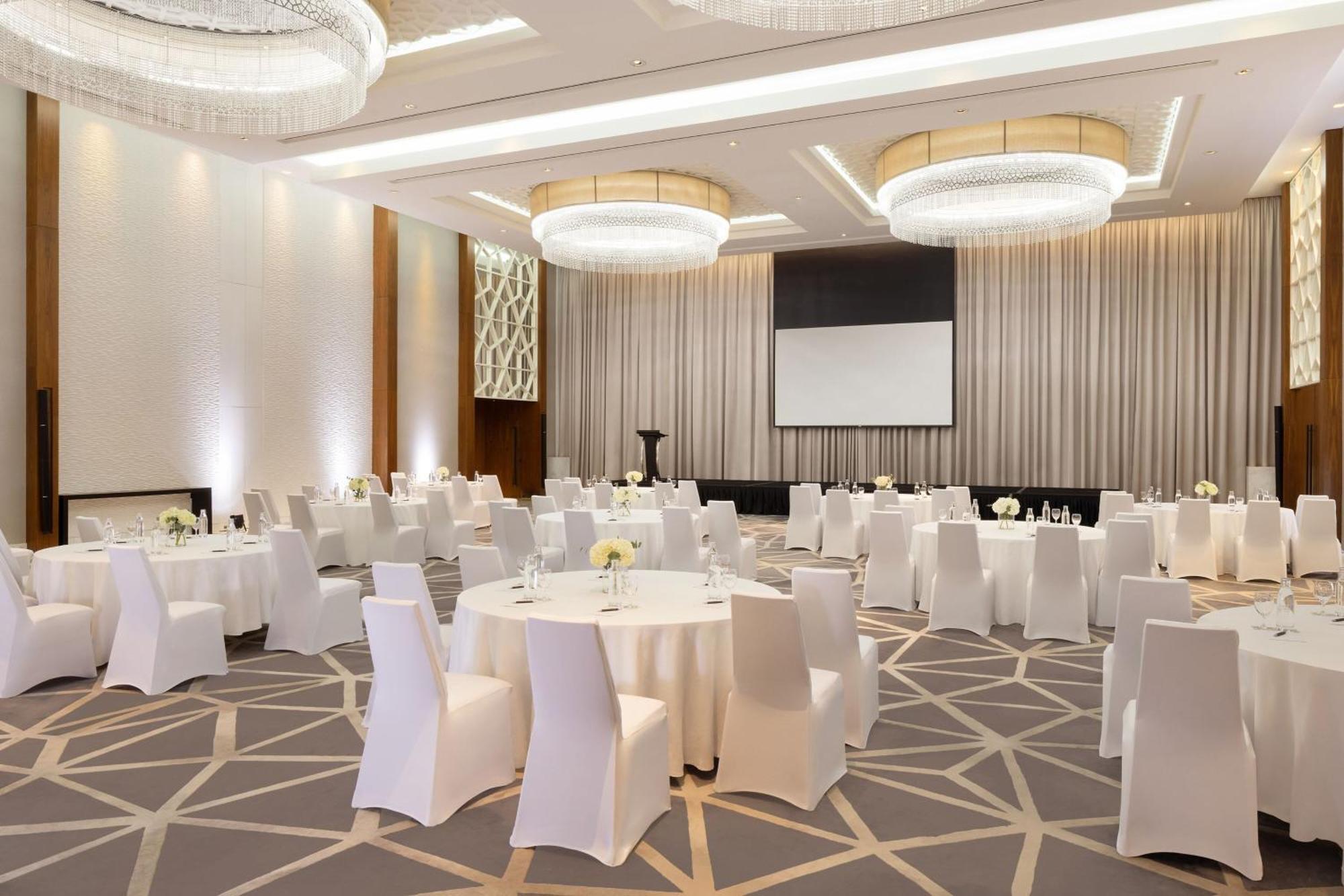 Sheraton Grand Hotel, 5* Dubai