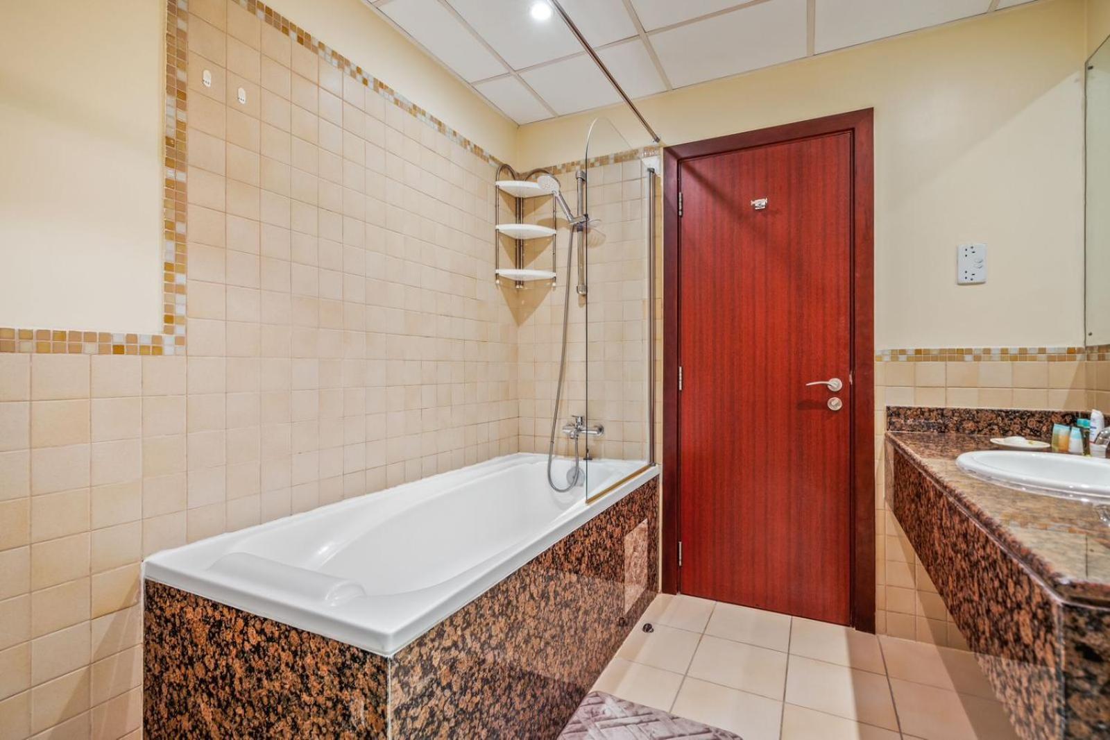 Stunning 4-bed Seaside - Your Perfect Ocean View Retreat! * Dubai