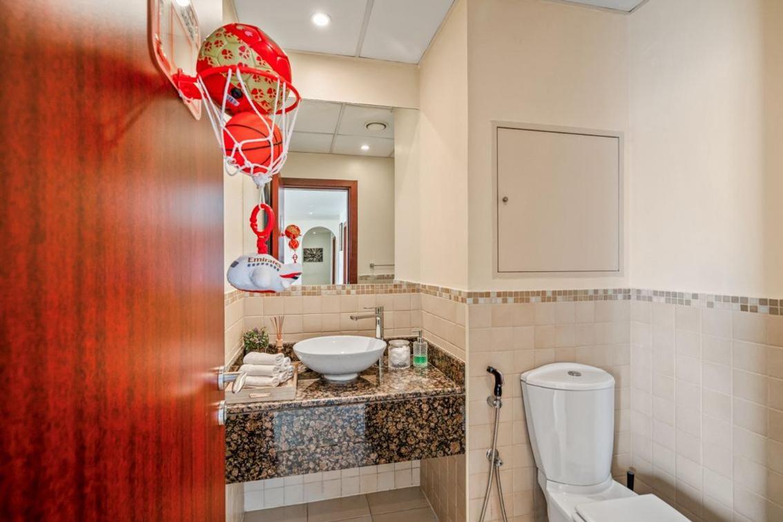 Stunning 4-bed Seaside - Your Perfect Ocean View Retreat! Dubai