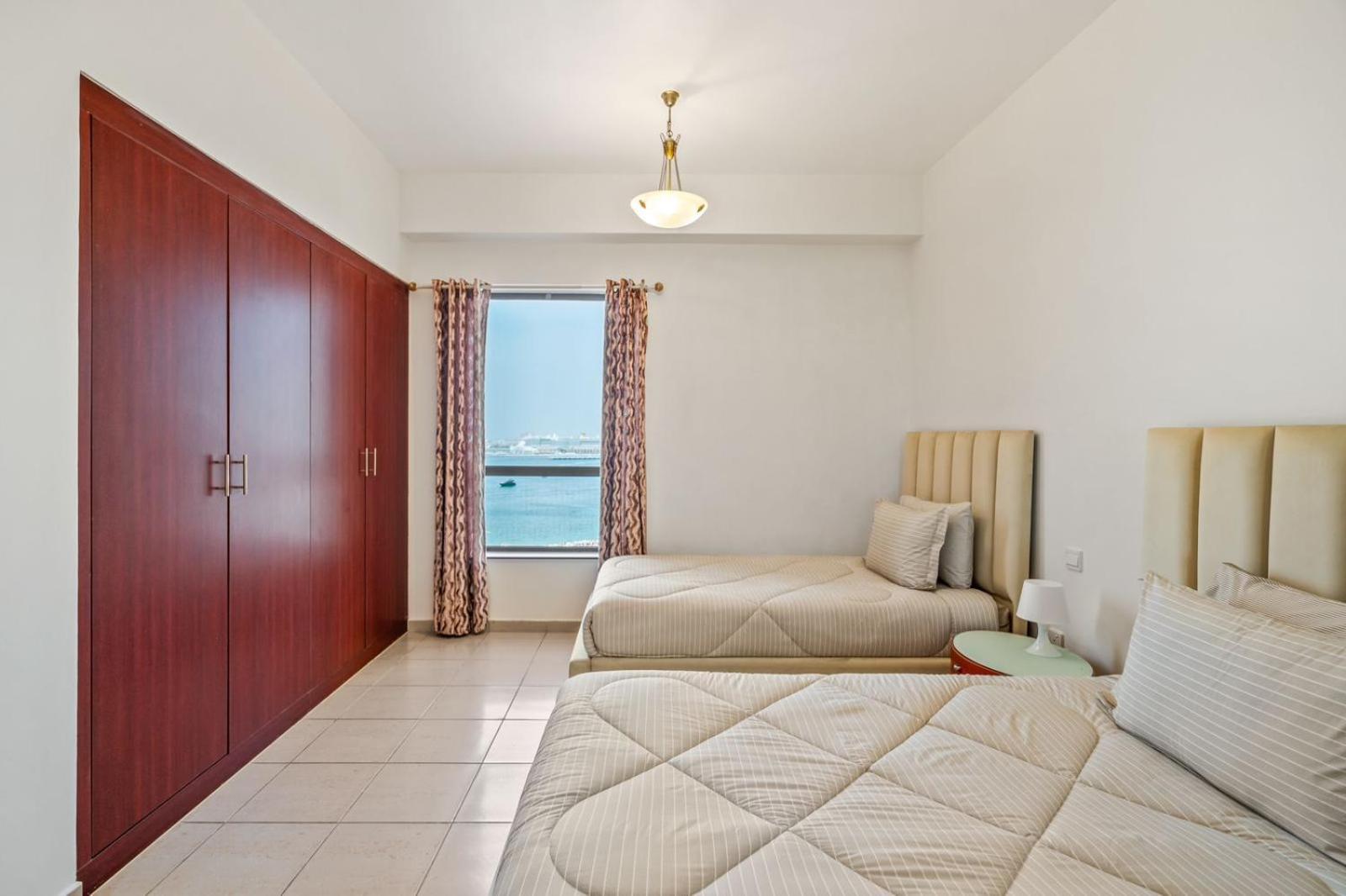 Apartment Stunning 4-bed Seaside - Your Perfect Ocean View Retreat! *