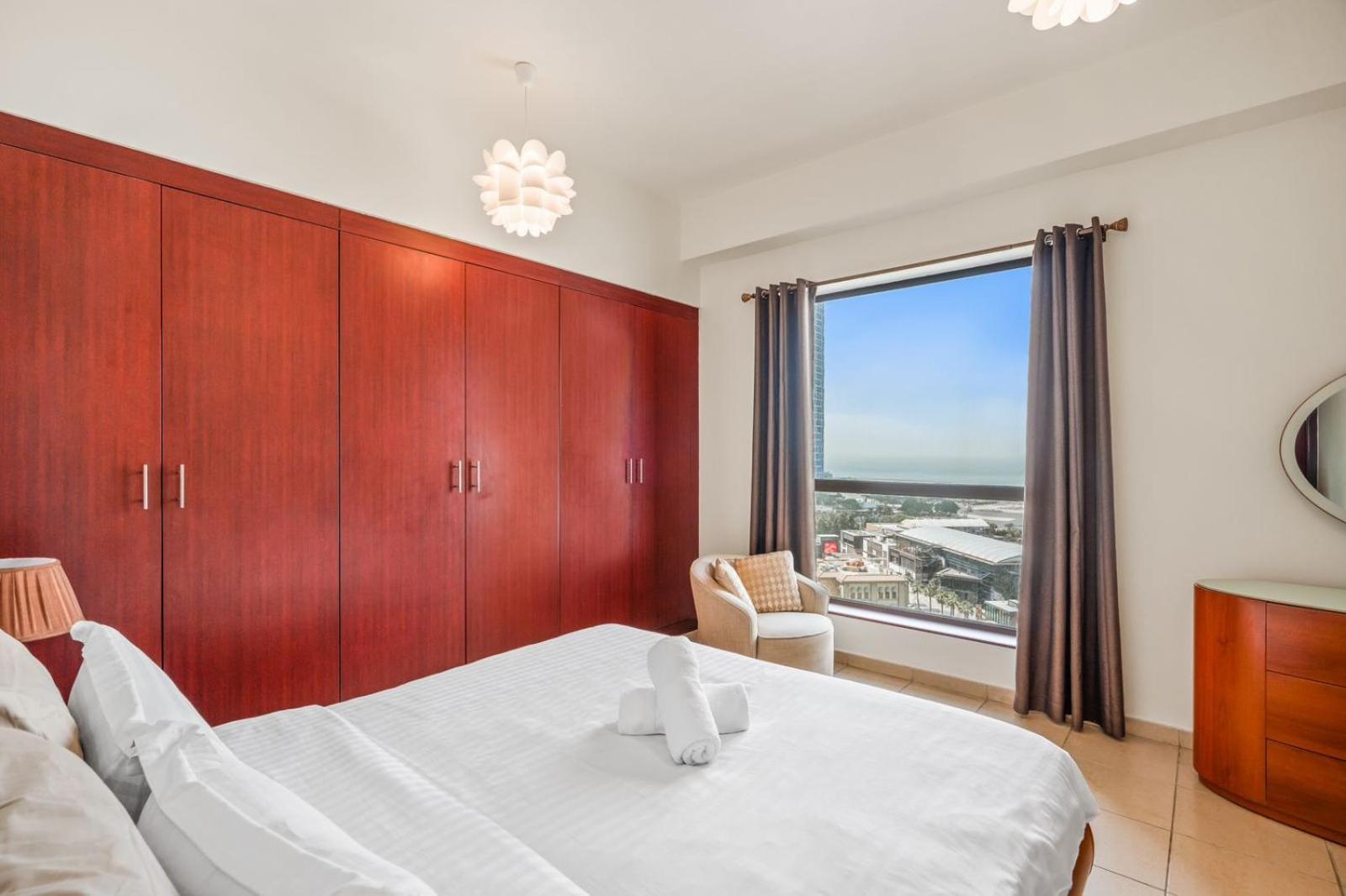 Stunning 4-bed Seaside - Your Perfect Ocean View Retreat! * Dubai