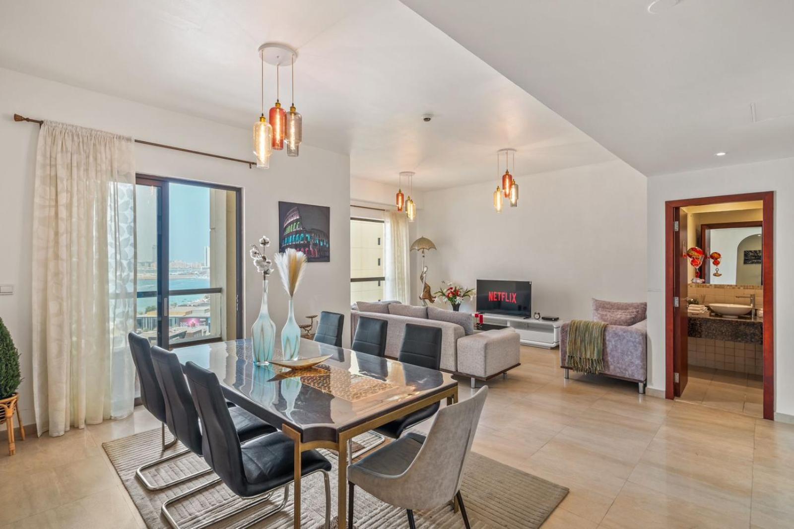 Stunning 4-bed Seaside - Your Perfect Ocean View Retreat! Apartment