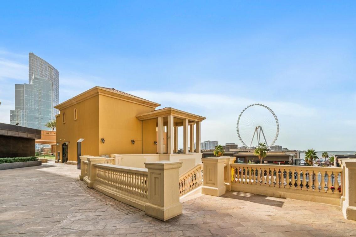 Apartment Stunning 4-bed Seaside - Your Perfect Ocean View Retreat! Dubai